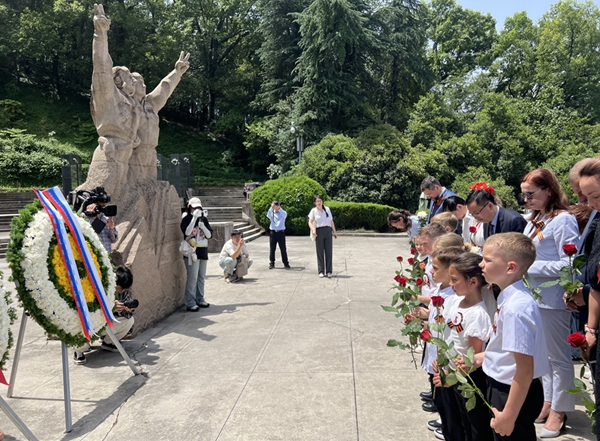 Nanjing memorial hall updates records of 18 Soviet aviation martyrs