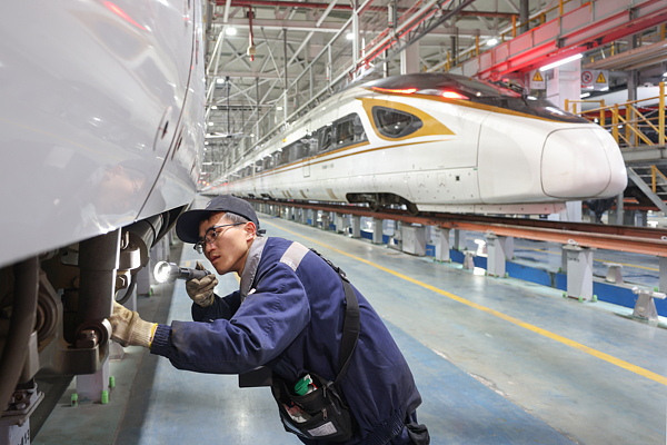 High-tech inspections bolster high-speed rail safety amid Spring Festival rush