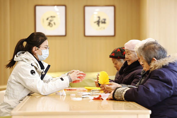 Jiangsu braces for a moderate aging society