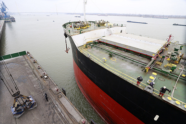 Nanjing Port's container throughput reaches historic high