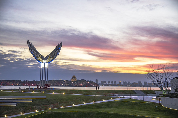 Jiangsu's Q1 GDP up 5.9%, and Suzhou leads with 600+ bln yuan