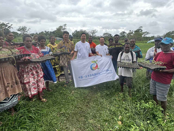 Jiangsu experts offer vegetable farming training in Vanuatu