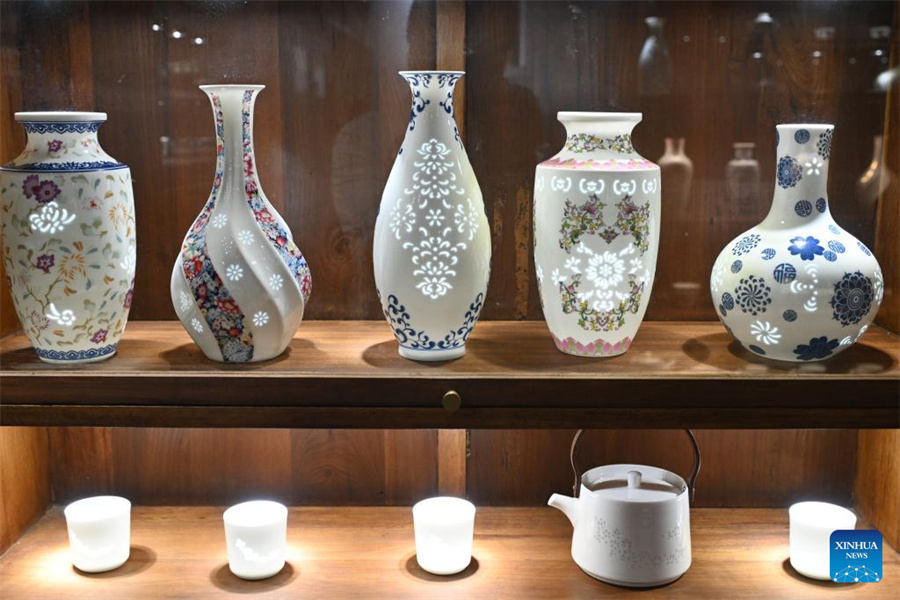 Worldwide ceramic innovators drawn to Jingdezhen, China's porcelain capital