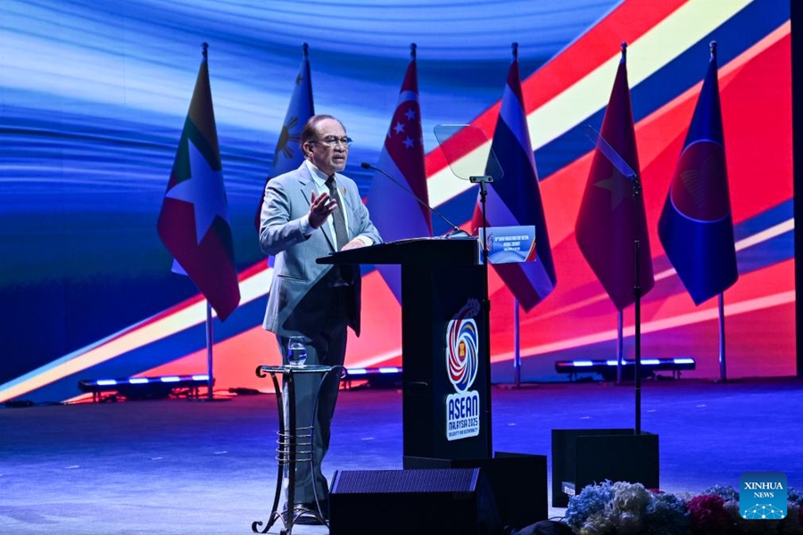 Malaysian PM urges ASEAN unity to face weaponization of trade