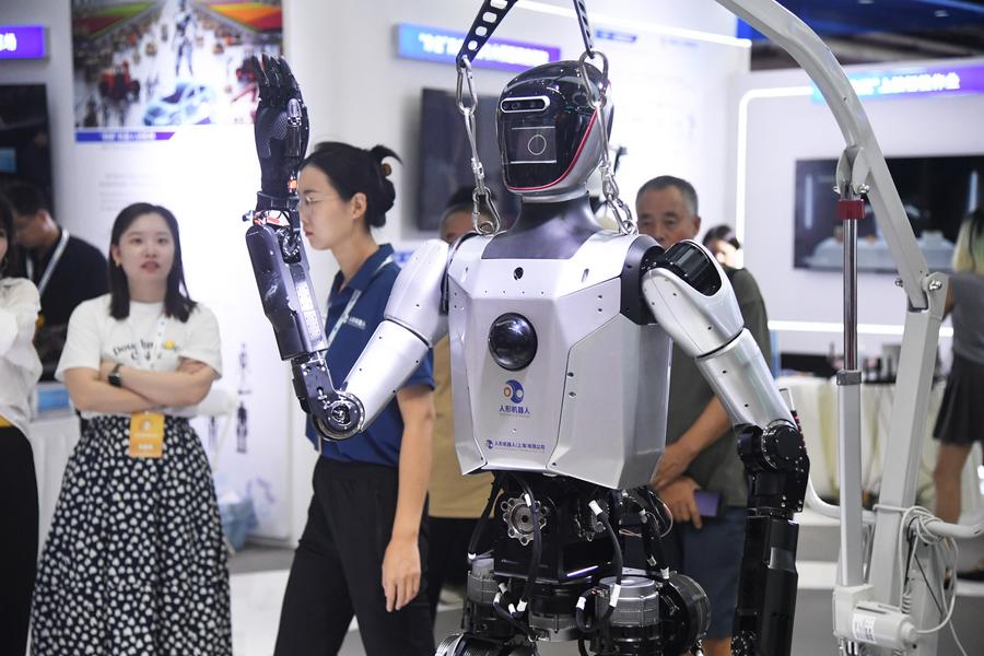 Beijing gears up for World Robot Conference