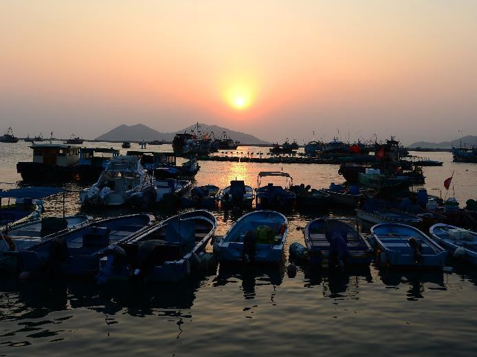 Sunset scenery of Cheung Chau Island in Hong Kong.jpg