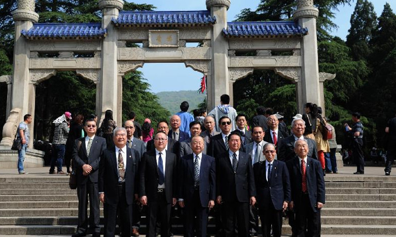 Taiwan retired generals visit Sun Yat-sen Mausoleum.jpg