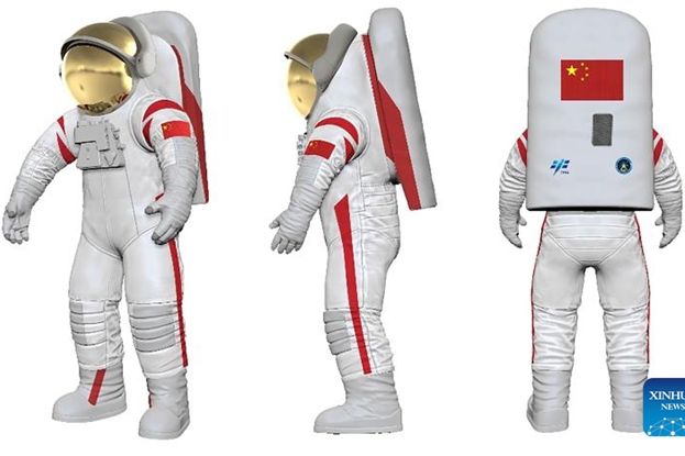 China unveils moon-landing spacesuit