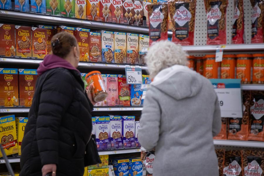 U.S. economy in Q1 shrinks amid new tariff policies