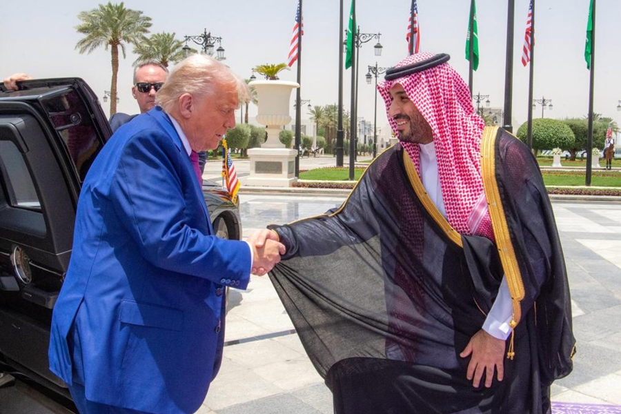 Trump inks major defense deal with Saudi Arabia